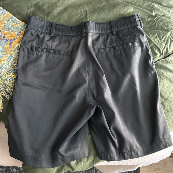 Nike Golf Shorts - Picture 2 of 2